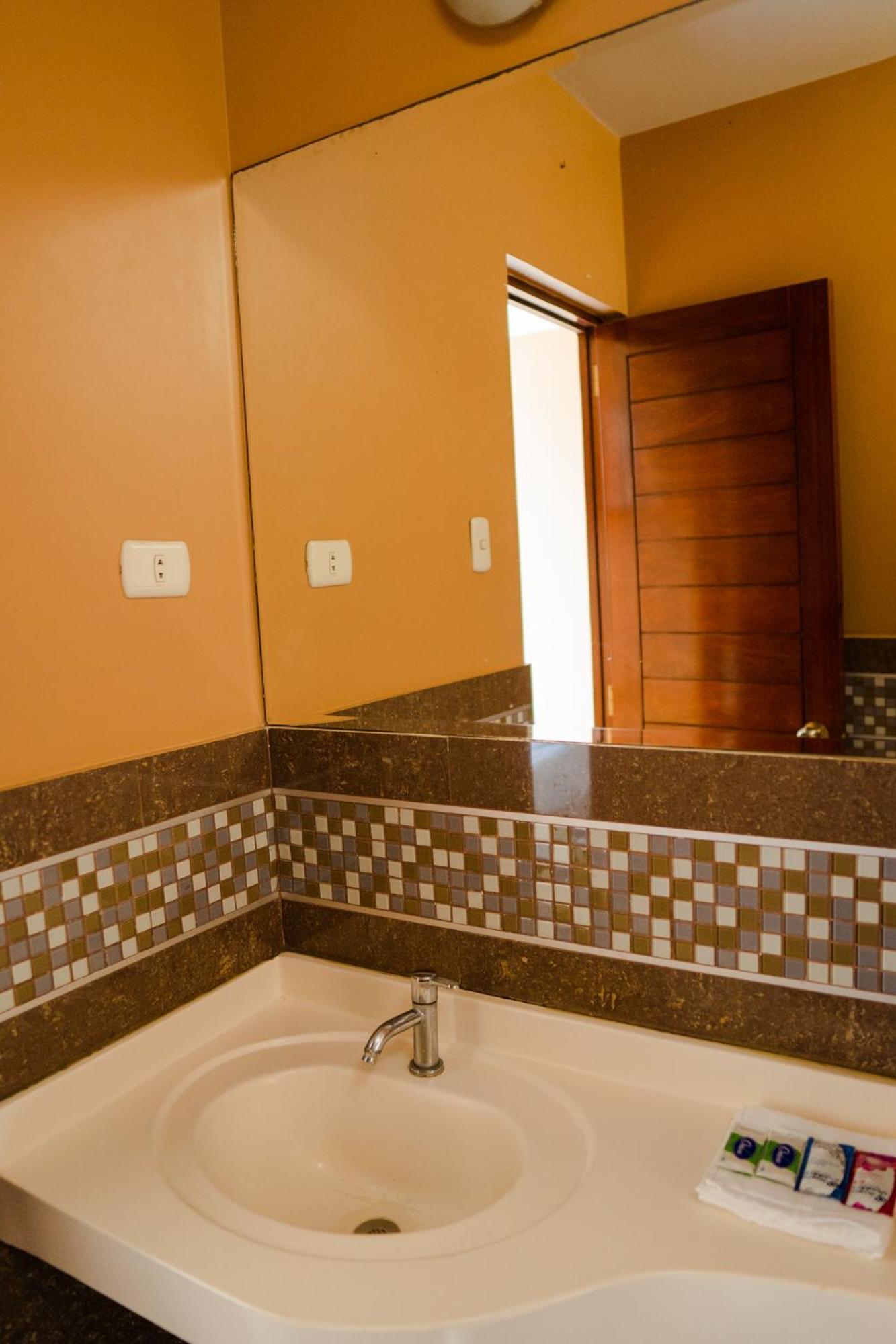 Trugarden Hotel Trujillo Bagian luar foto